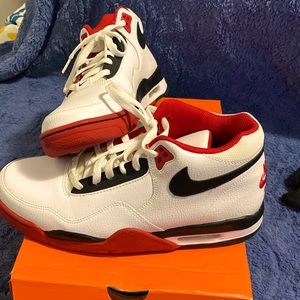 Nike AIR VERSITILE IV size 9.5 man 11 woman